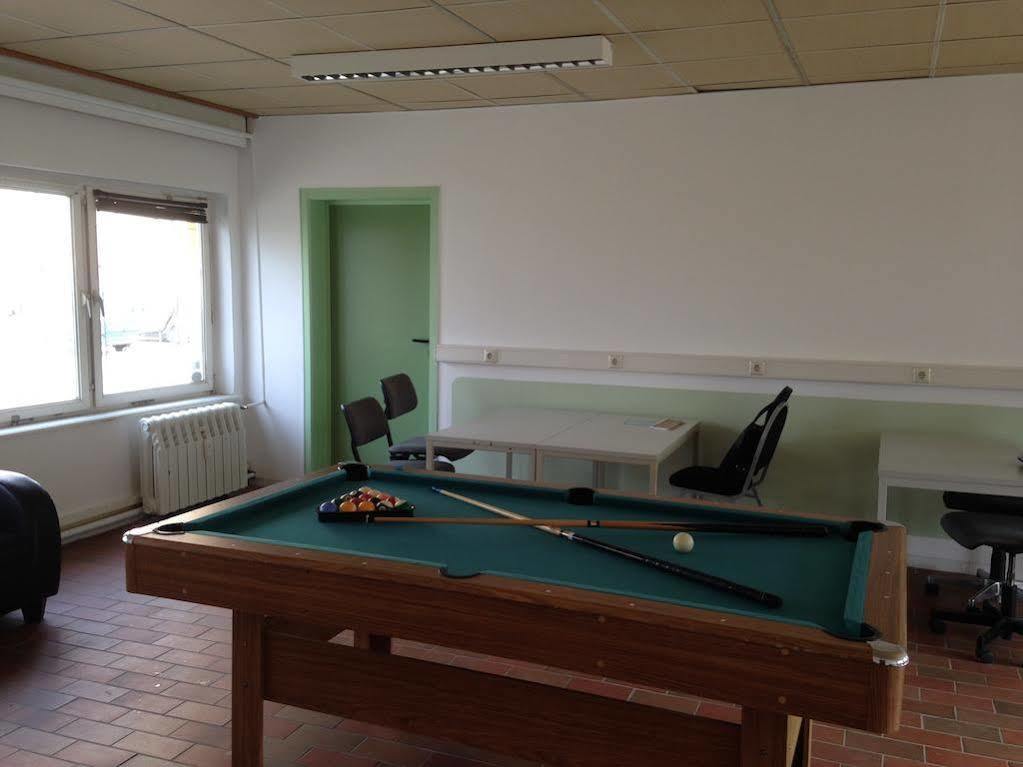 Hostel M&r